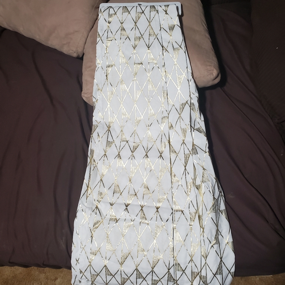 White/gold shower curtain